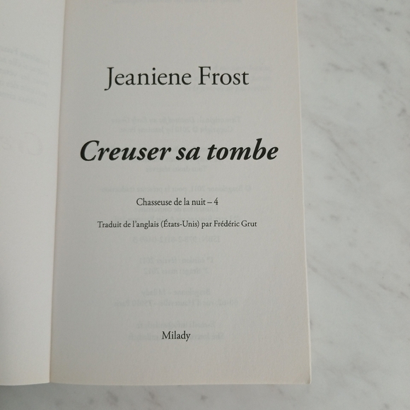 🛍 Creuser sa Tombe #04 De Jeaniene Frost Collection Chasseuse de la Nuit - Picture 6 of 7